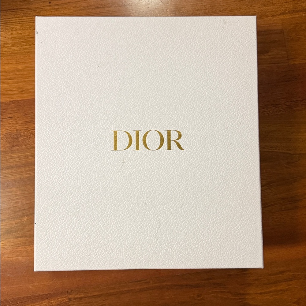 Dior woman’s Blue and White Patterned Sneakers - Picture 13 of 14